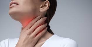 Garganta afilada: el doloroso síntoma que caracteriza a la nueva variante de covid-19