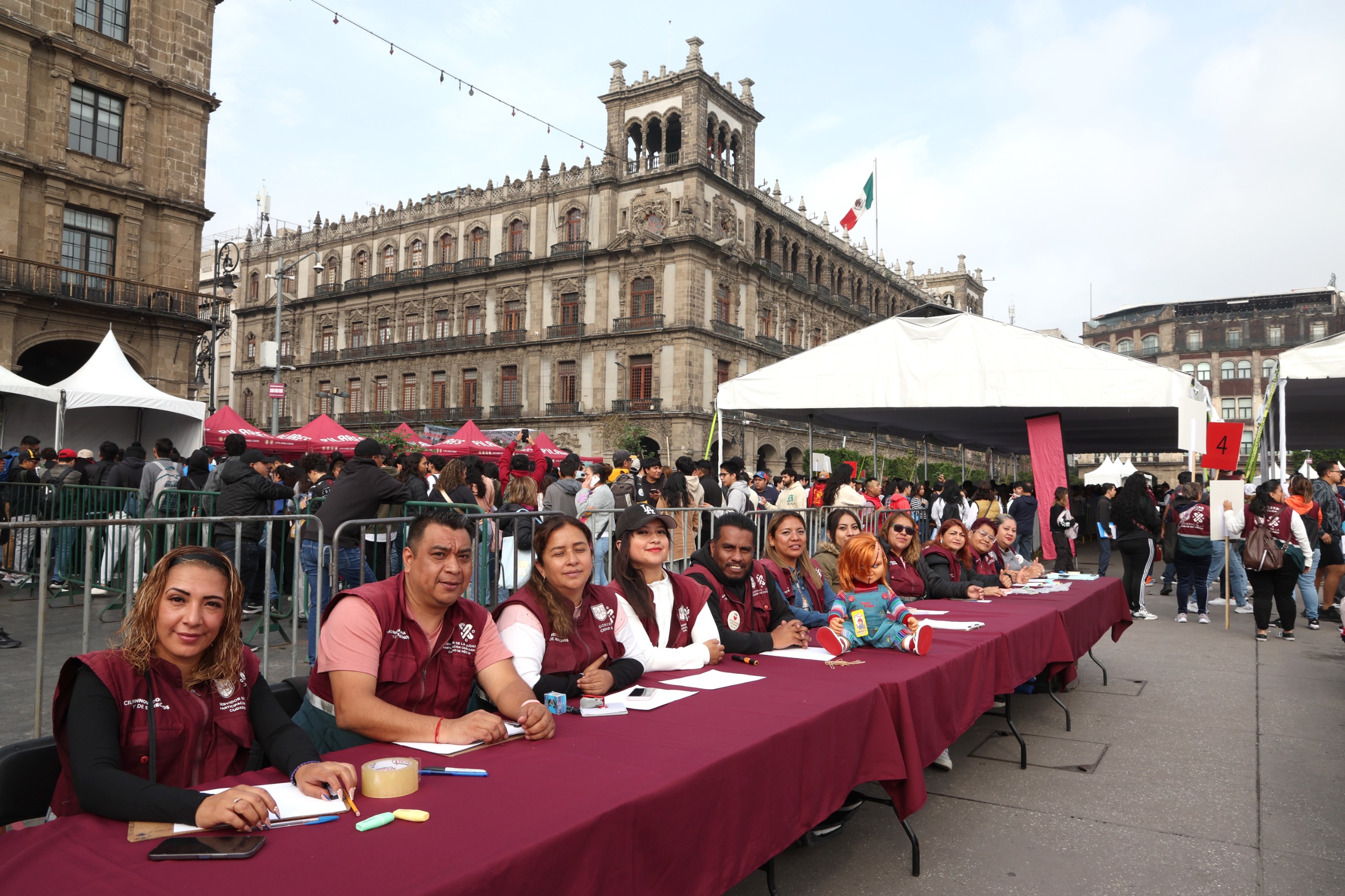 ¡Rumbo a la universidad! Más de 75 mil estudiantes ya cuentan con beca de transporte en CDMX