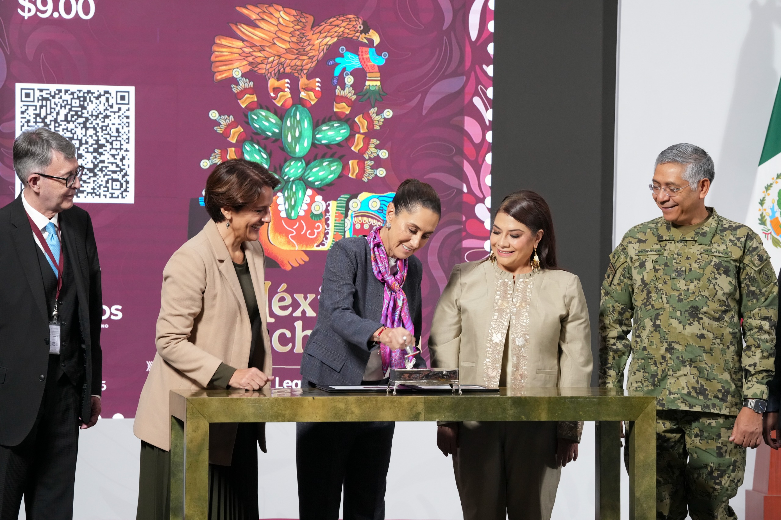 Un sello para la eternidad: Sheinbaum y Brugada presentan timbre por los 700 años de México-Tenochtitlan