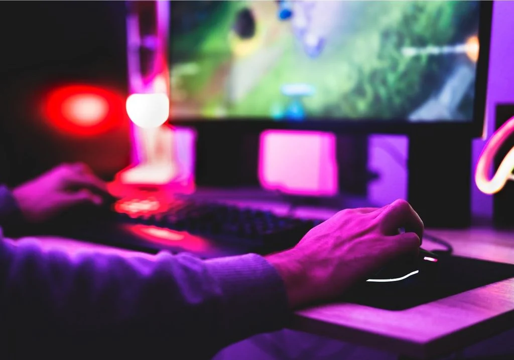 El arte de conectar sin desconectarnos: cómo usar la tecnología sin quemarnos