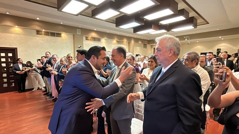 Jesús Nava impulsa la movilidad y apoyo social en Santa Catarina con el programa Santa Bus