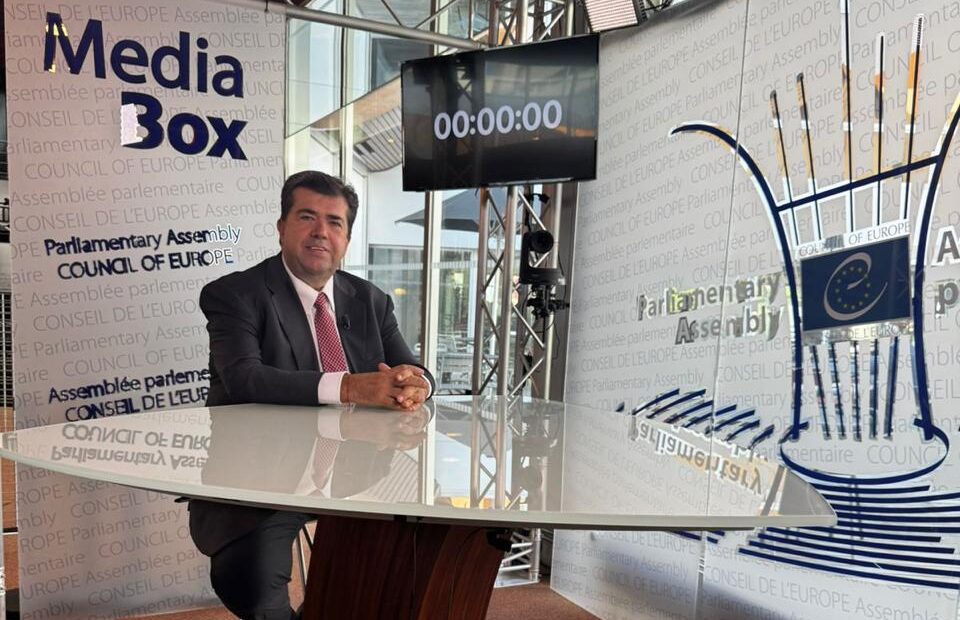 Pedro Haces Barba defiende en Europa el papel vital de los partidos políticos para la democracia