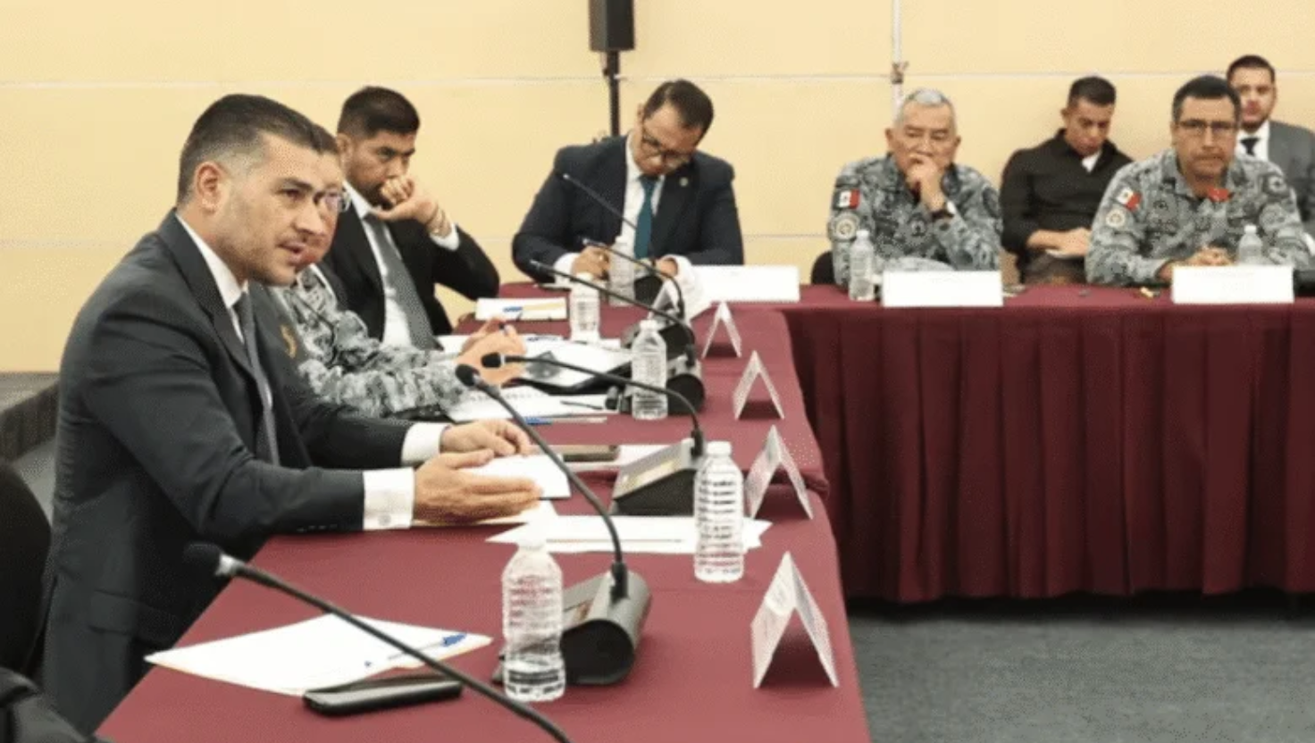 Harfuch acuerda con transportistas reforzar la seguridad en carreteras del país