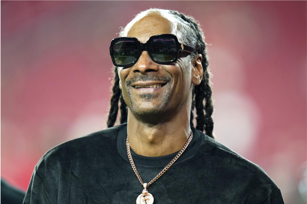 Snoop Dogg será la estrella del show de medio tiempo navideño de la NFL