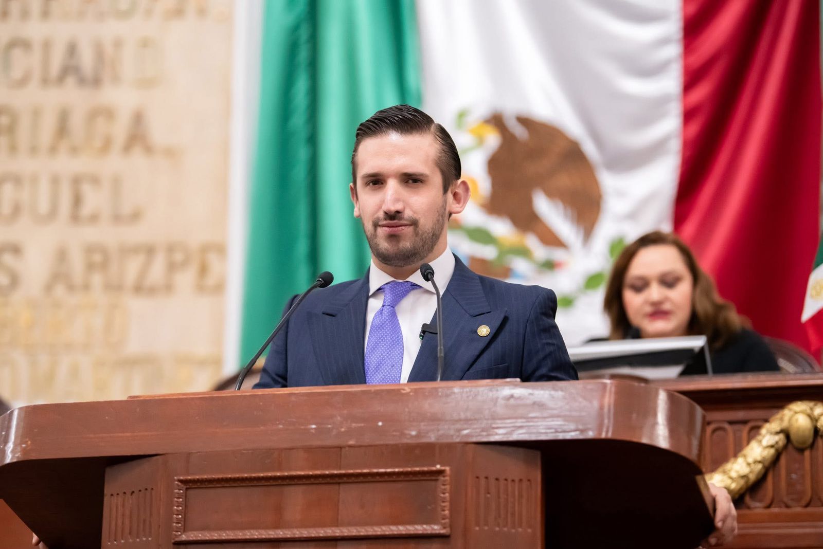Debate en CDMX: ¿regular redes sociales o restringir libertades digitales de menores?